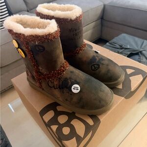 HMDDLA “Souvenir” Ugg Boot